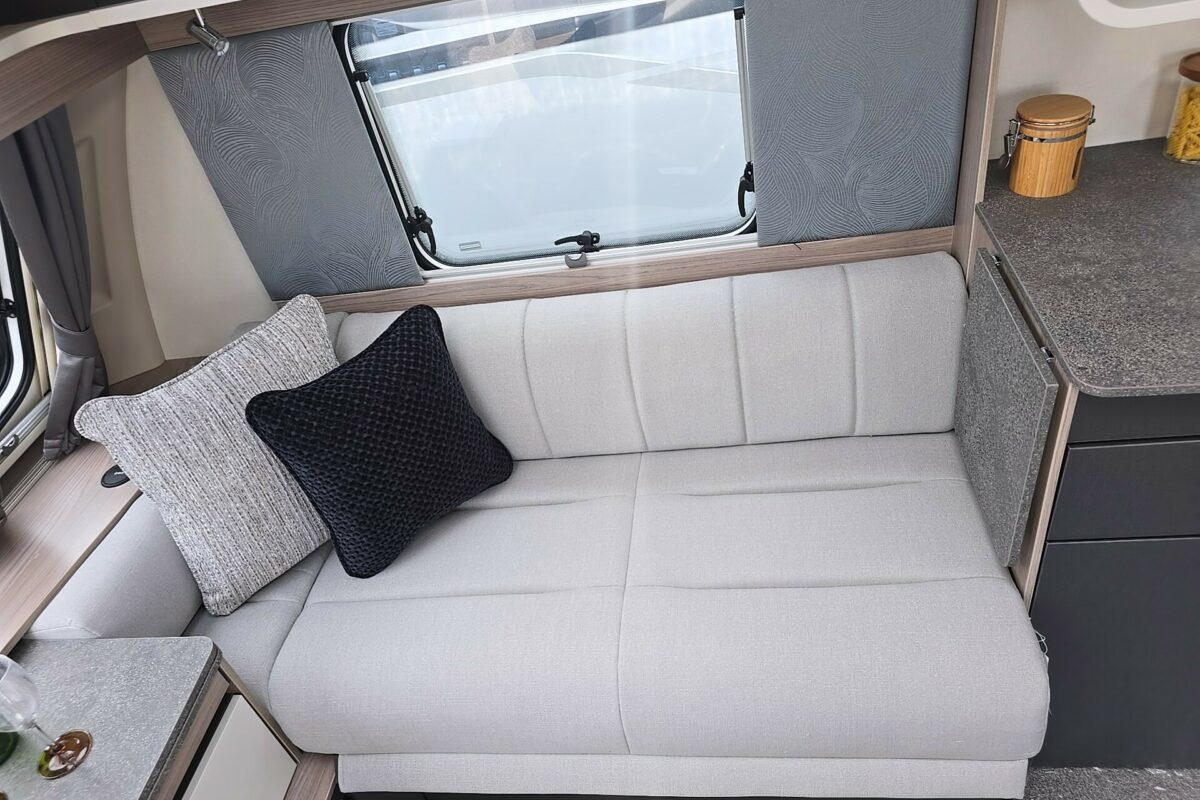 2026 SWIFT CHALLENGER  580 GRANDE SEAT