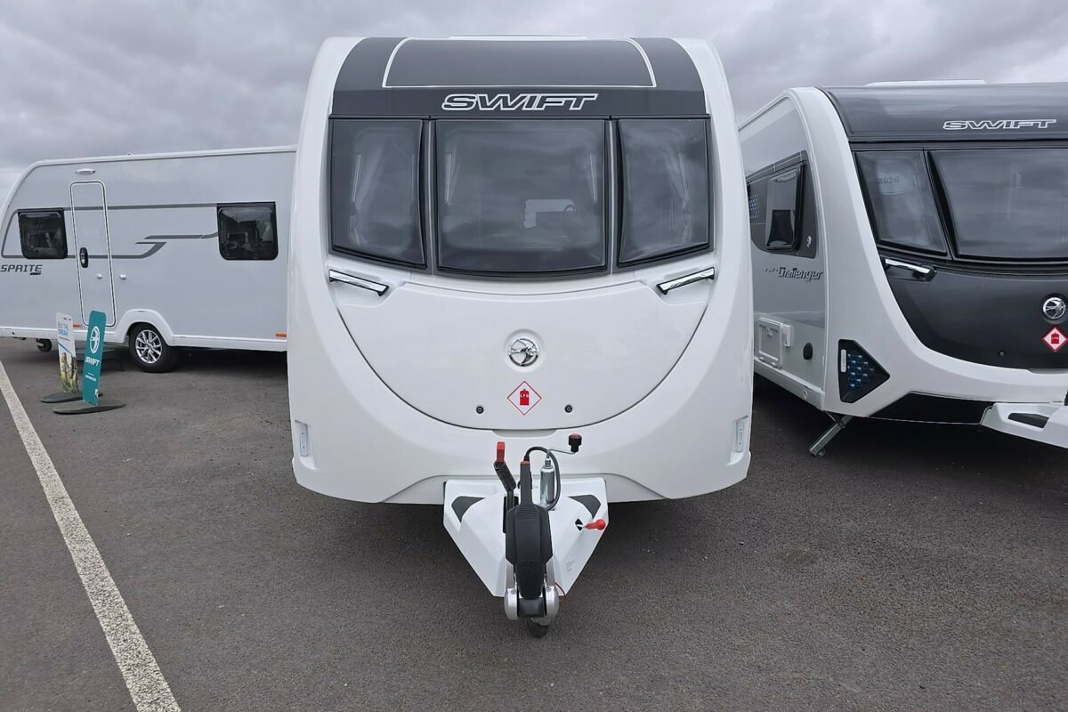 2026 SWIFT CHALLENGER 390 FRONT