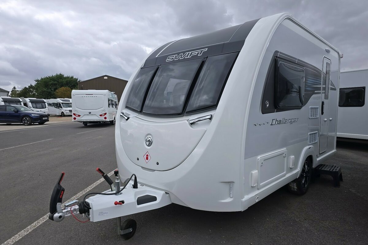 2026 SWIFT CHALLENGER 390 FRONT N/S