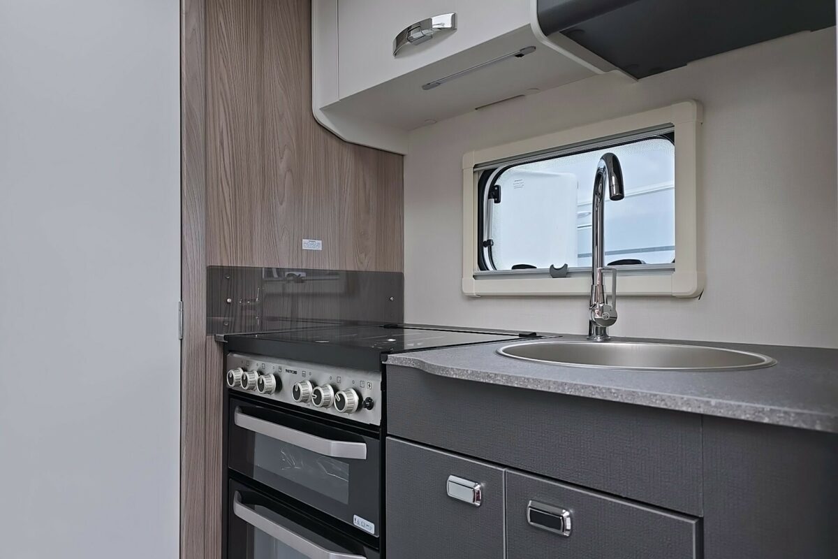 2026 SWIFT CHALLENGER 390 KITCHEN