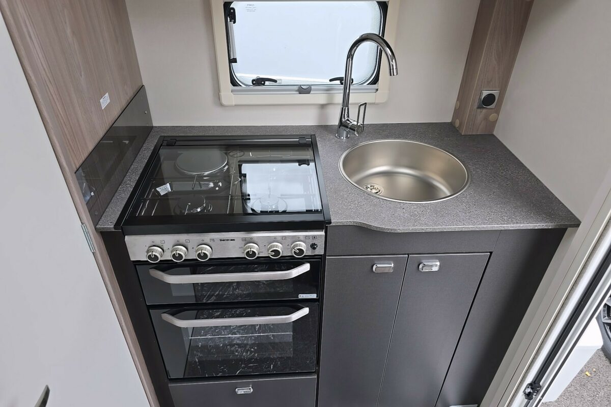 2026 SWIFT CHALLENGER 390 KITCHEN