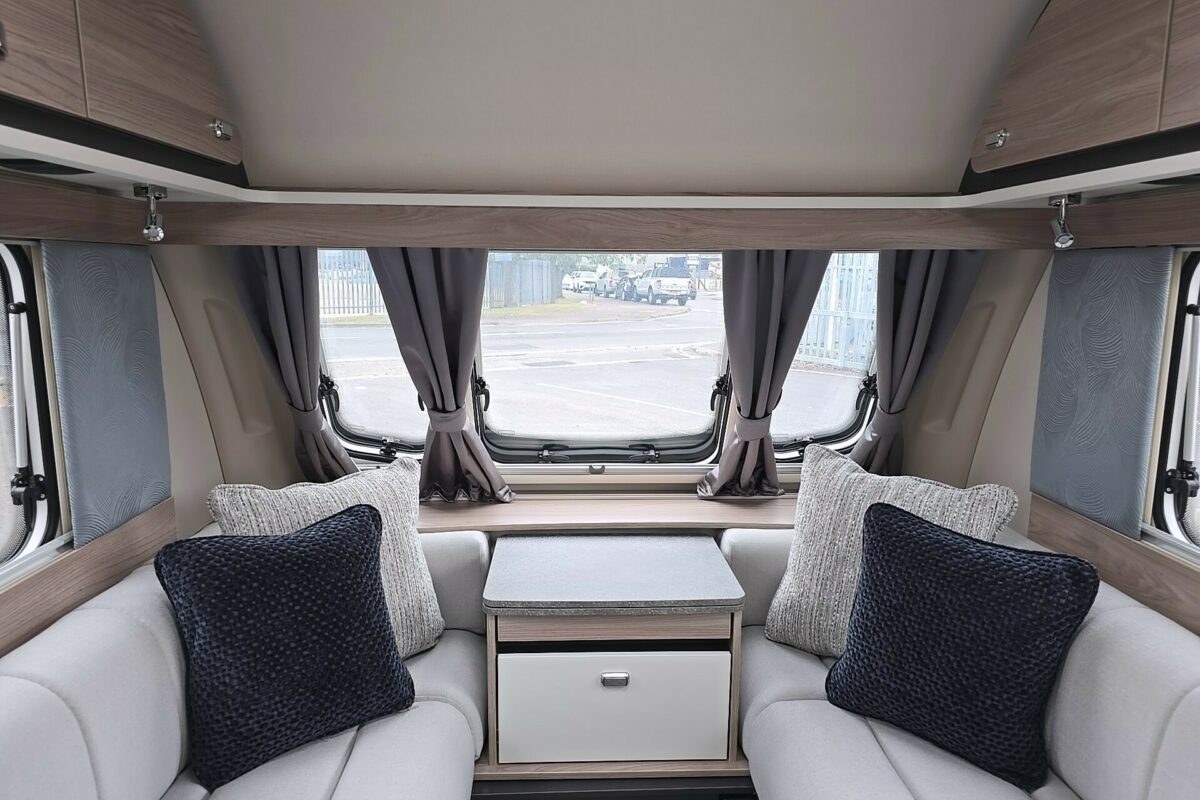 2026 SWIFT CHALLENGER 390 LOUNGE