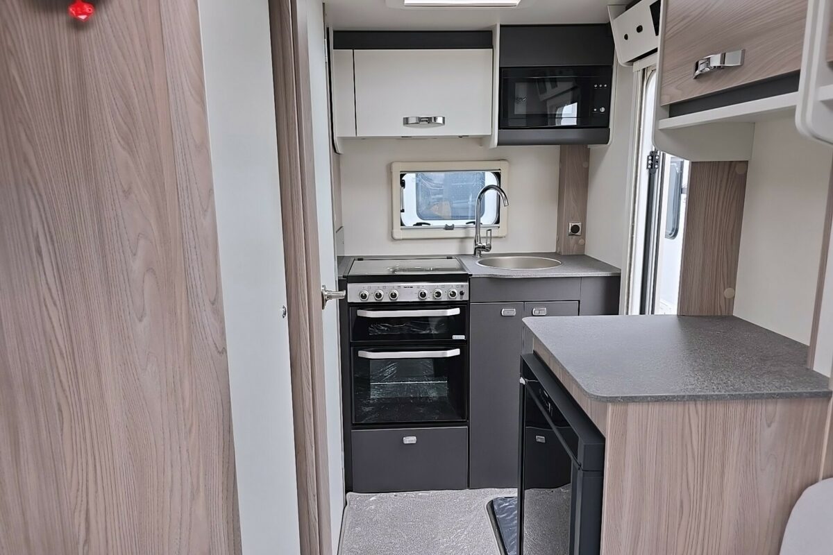 2026 SWIFT CHALLENGER 390 VIEW