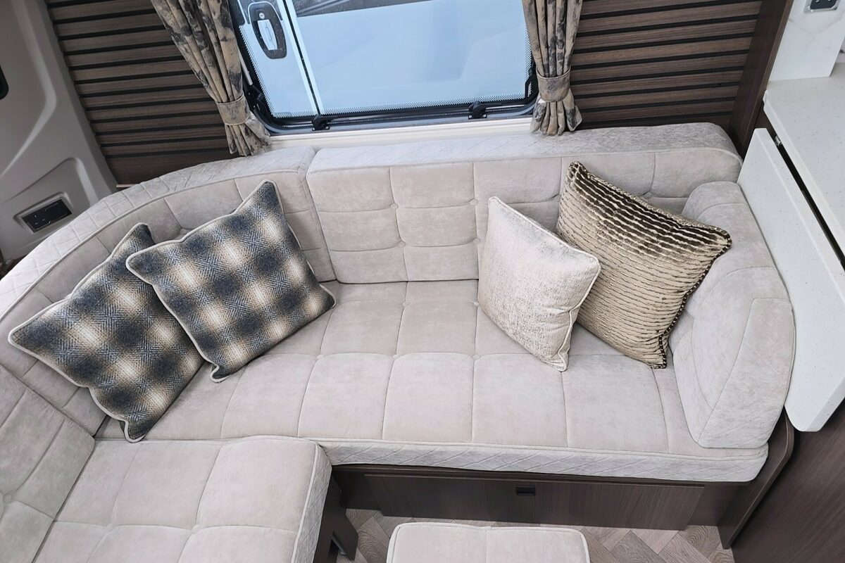 2026 COACHMAN LUSSO 2 SEAT