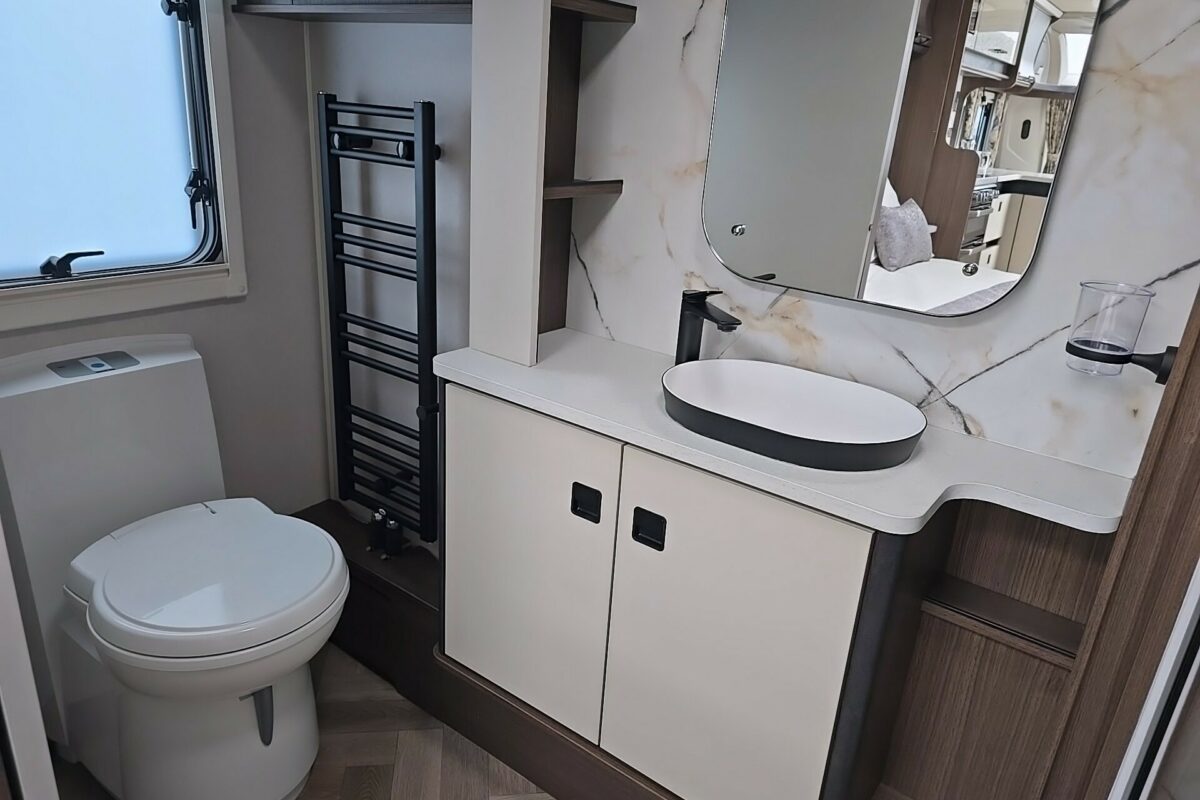 2026 COACHMAN LUSSO 2 WASHROOM