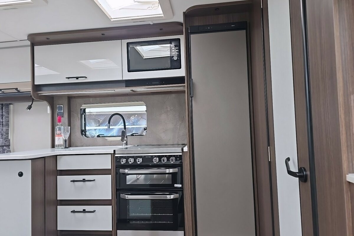 2026 COACHMAN LASER XTRA 480 FRIDGE