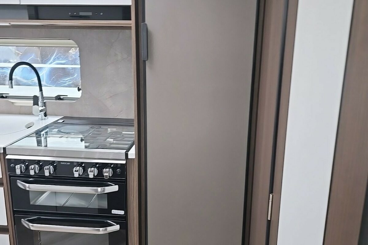 2026 COACHMAN LASER XTRA 480 FRIDGE