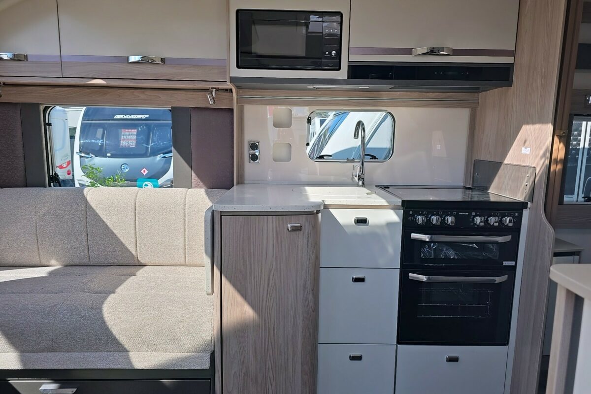 2026 SWIFT CONQUEROR 580 GRANDE ENTRANCE