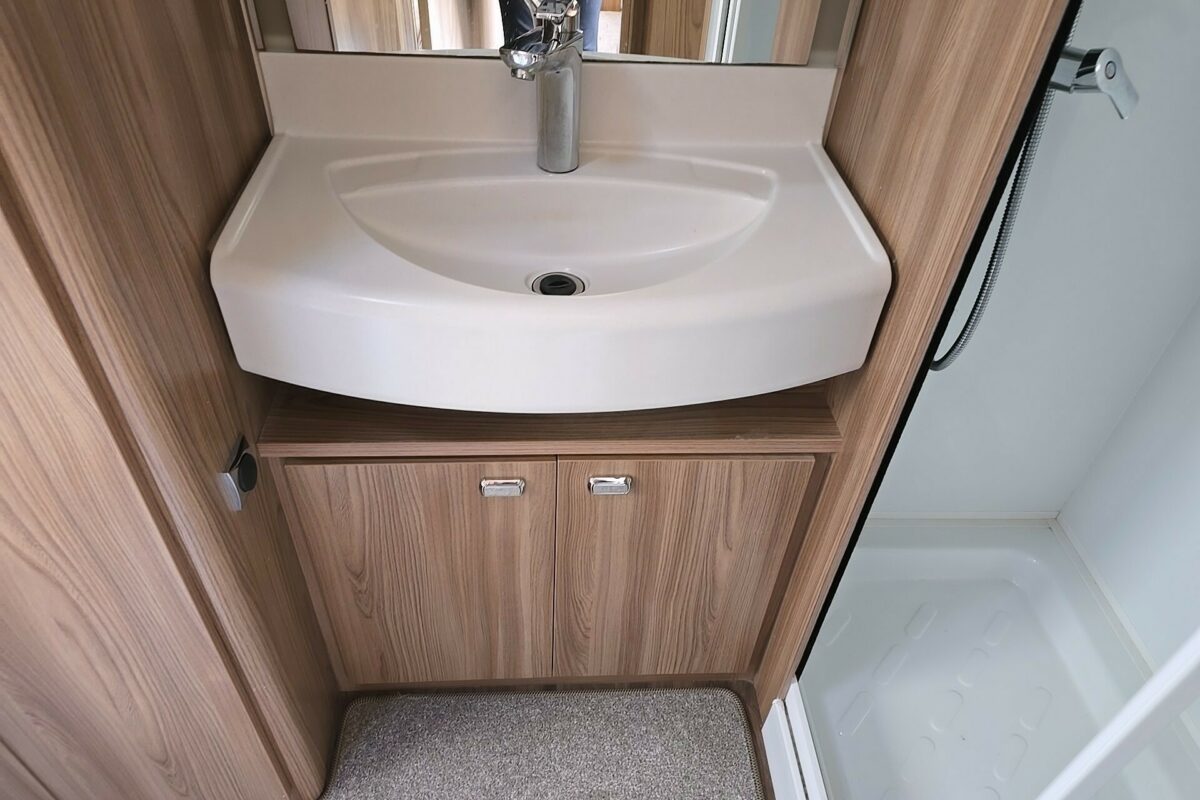 2020 SWIFT FAIRWAY PLATINUM 530 SINK