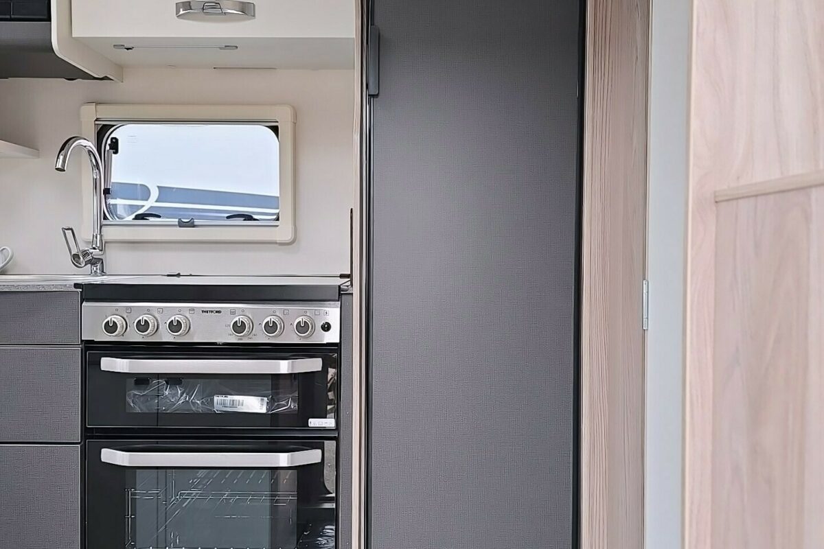 2026 SWIFT CHALLENGER 480 FRIDGE