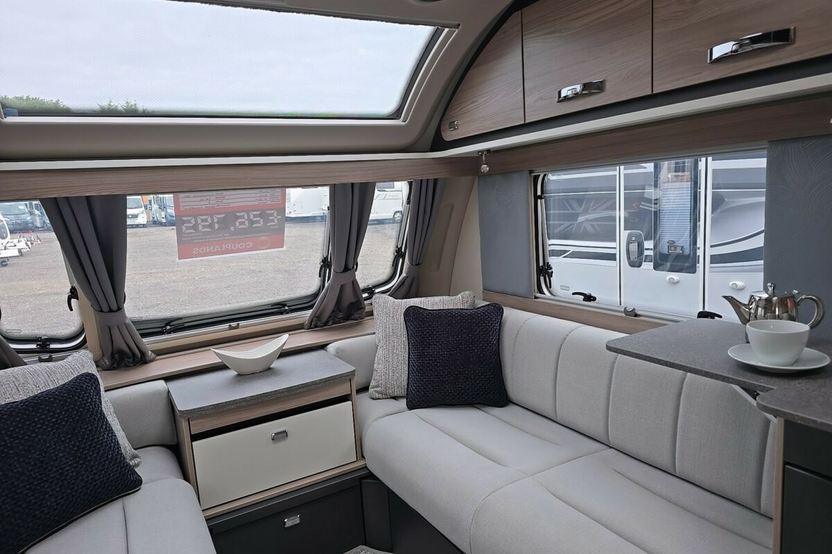 2026 SWIFT CHALLENGER 480 LOUNGE VIEW