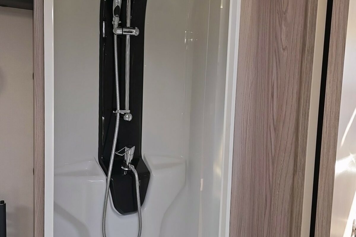 2026 BESSACARR BY DESIGN 850 SHOWER