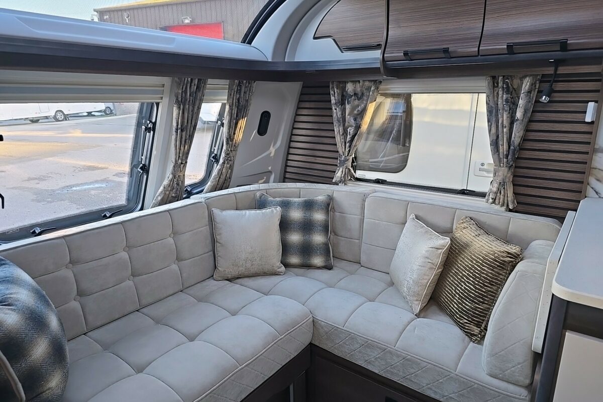 2026 LUSSO 1 SEATING