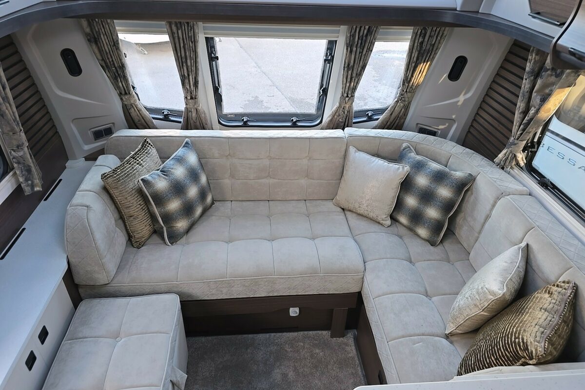 2026 LUSSO 1 SEATING