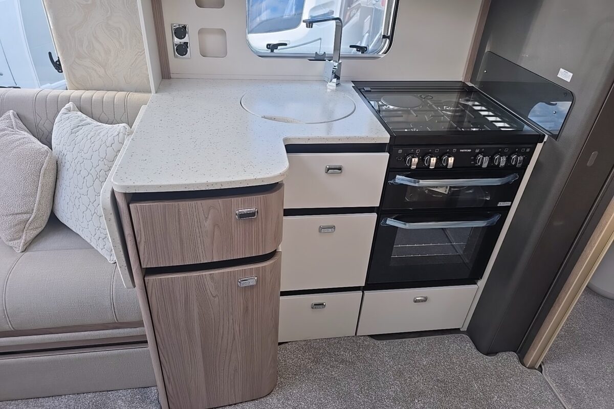 2026 SWIFT ELEGANCE GRANDE 850