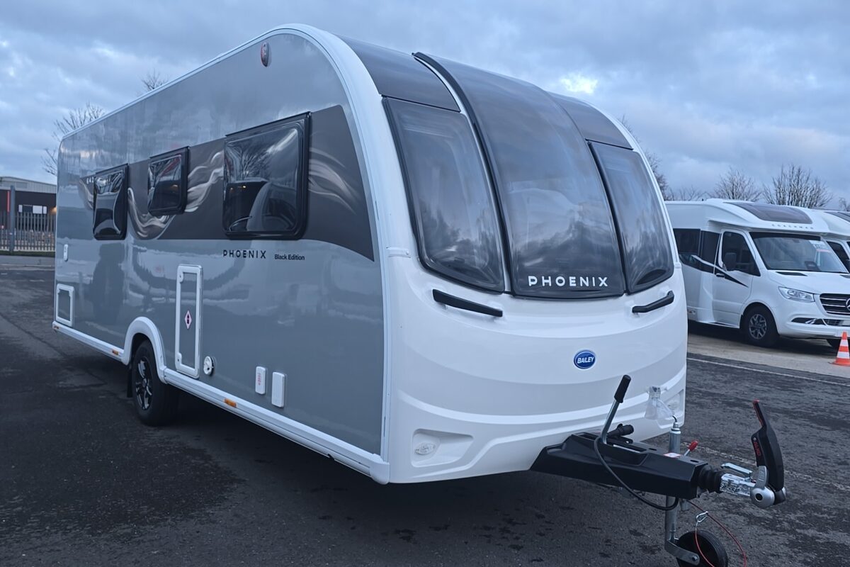 2026 Bailey Phoenix 642 Black Edition offside front