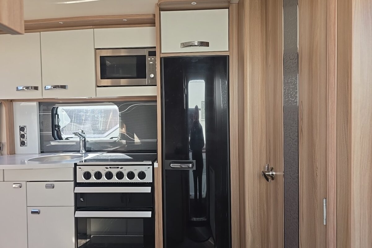 2017 SWIFT ELEGANCE 480 ENTRANCE