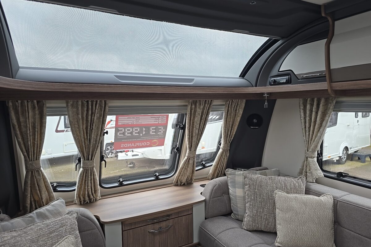 2025 COACHMAN VIP 575