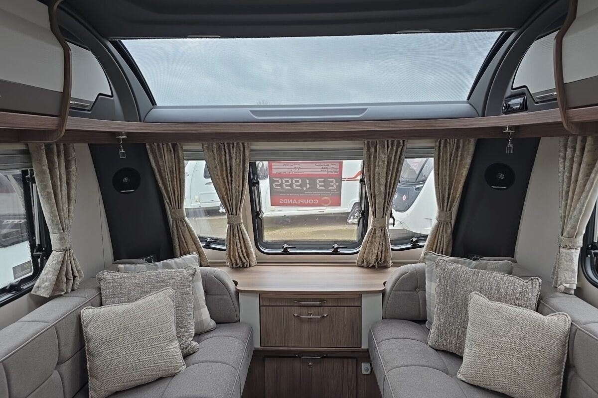 2025 COACHMAN VIP 575