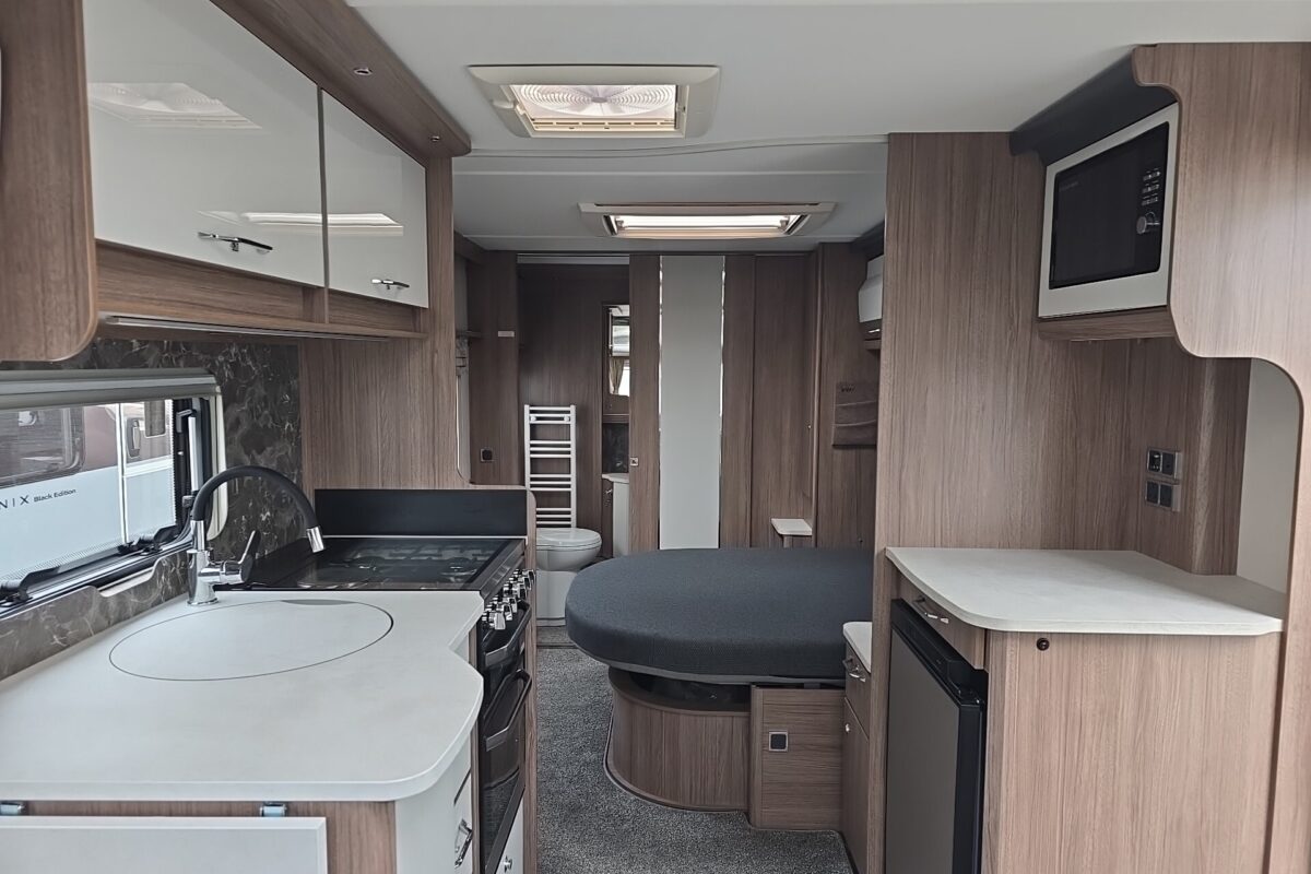 2025 COACHMAN VIP 575
