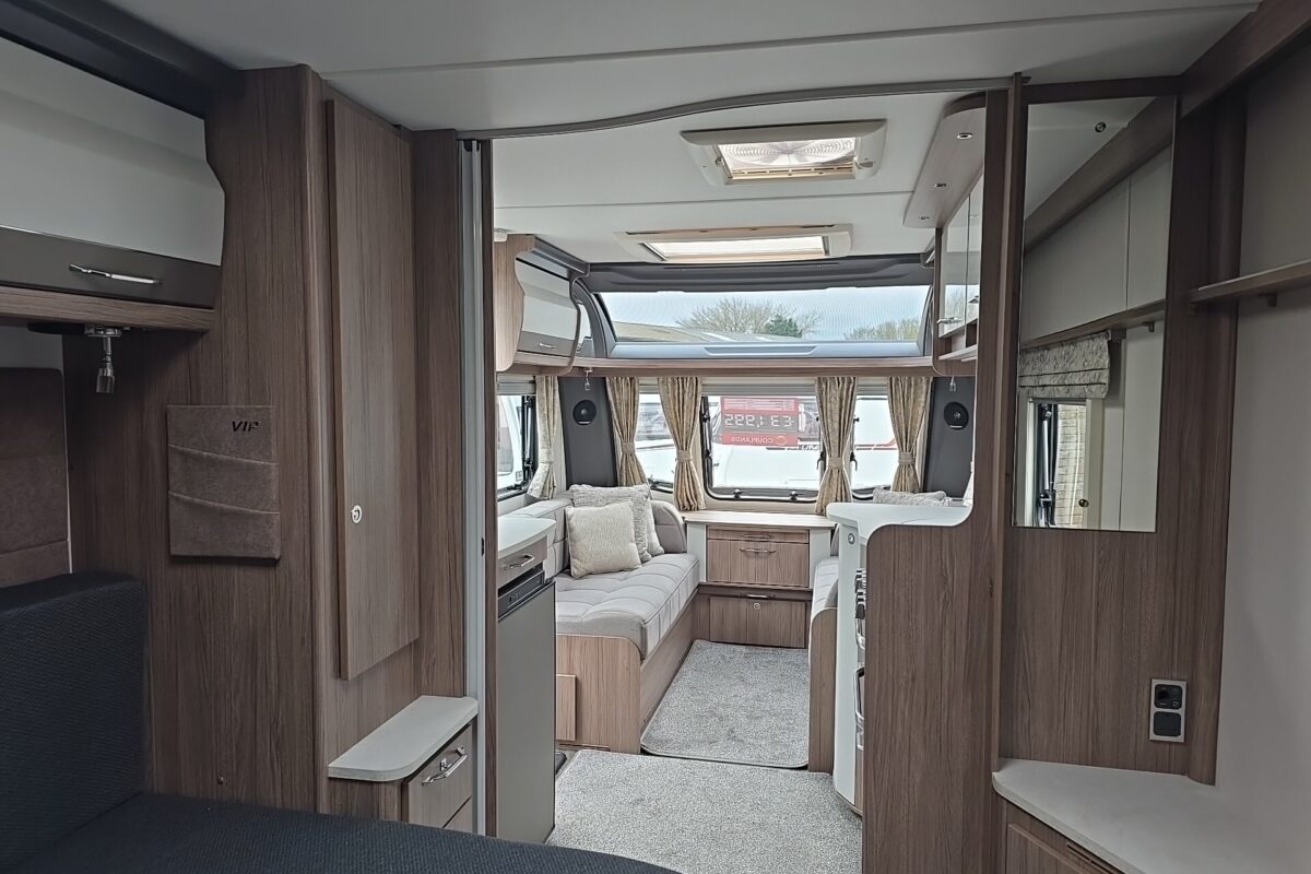 2025 COACHMAN VIP 575