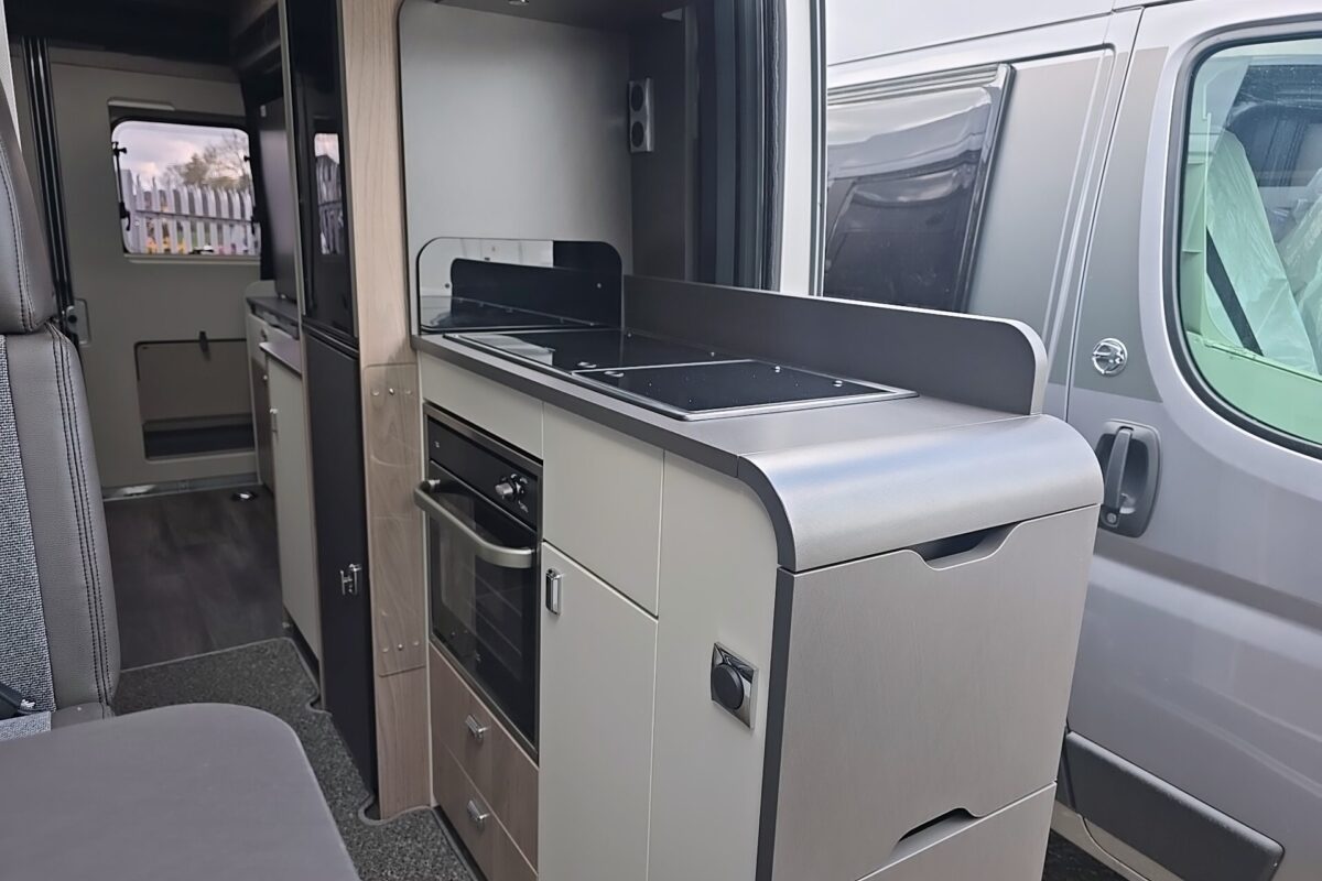 2026 CARRERA 194 CAMPERVAN