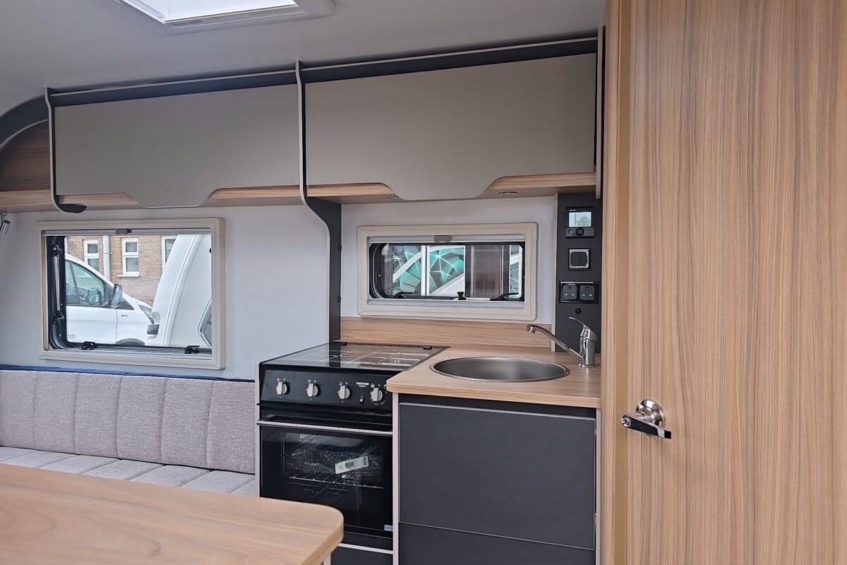 2026 Bailey Discovery D4-2 Entrance View