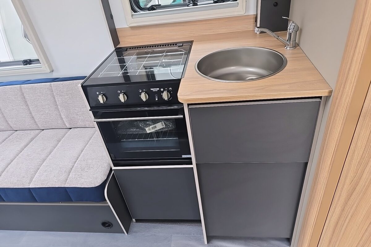 2026 Bailey Discovery D4-2 Kitchen