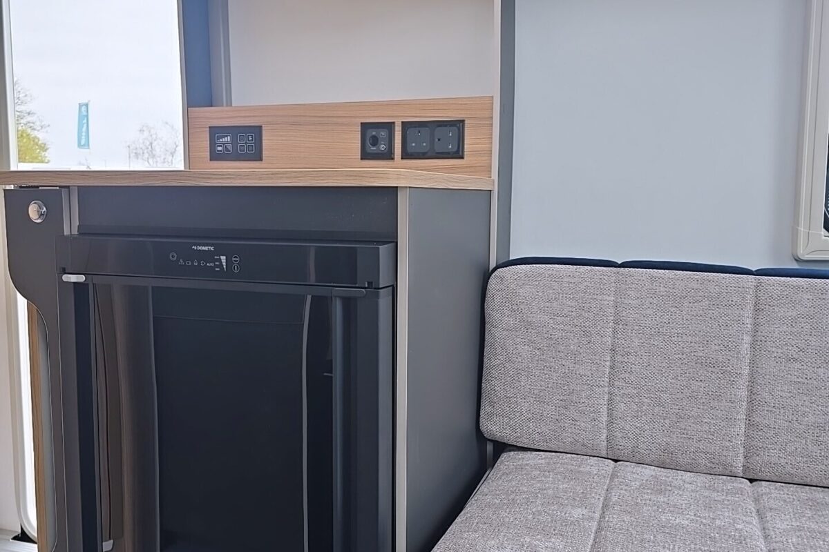 2026 Bailey Discovery D4-2 Fridge