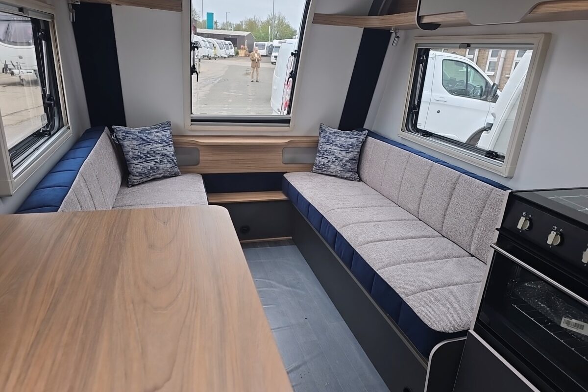 2026 Bailey Discovery D4-2 Full View