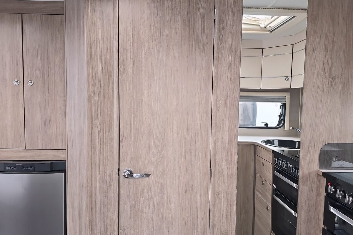 2018 COMPASS CASITA KENSINGTON 462