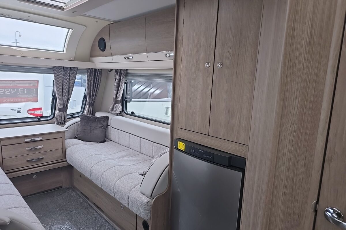 2018 COMPASS CASITA KENSINGTON 462