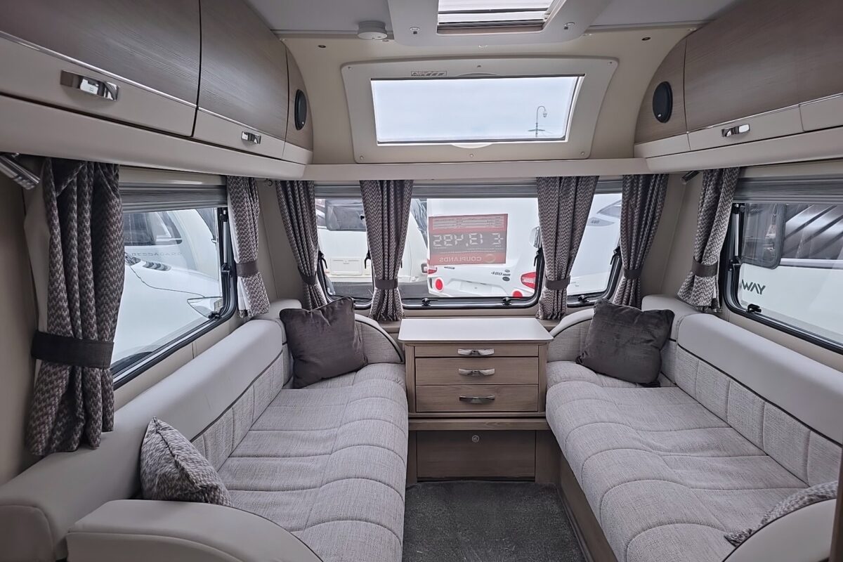 2018 COMPASS CASITA KENSINGTON 462