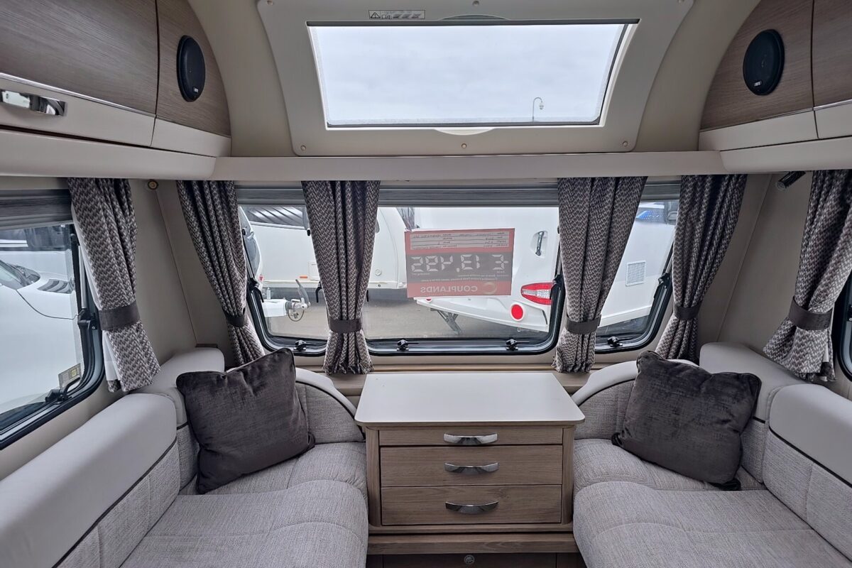 2018 COMPASS CASITA KENSINGTON 462