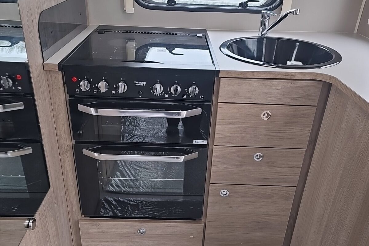 2018 COMPASS CASITA KENSINGTON 462