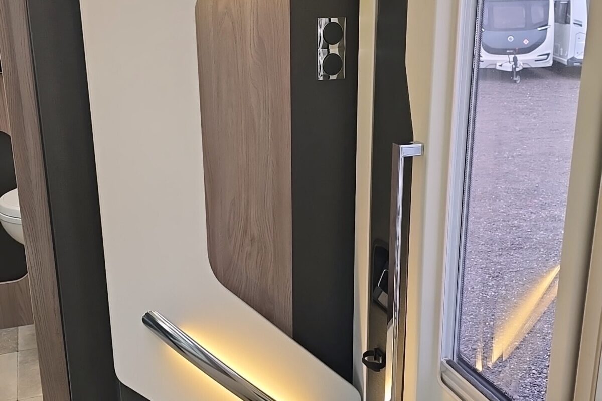2025 SWIFT ESCAPE 640 VIEW