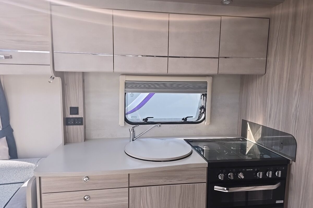 2024 ELDDIS CHATSWORTH 868 6 BERTH CARAVAN