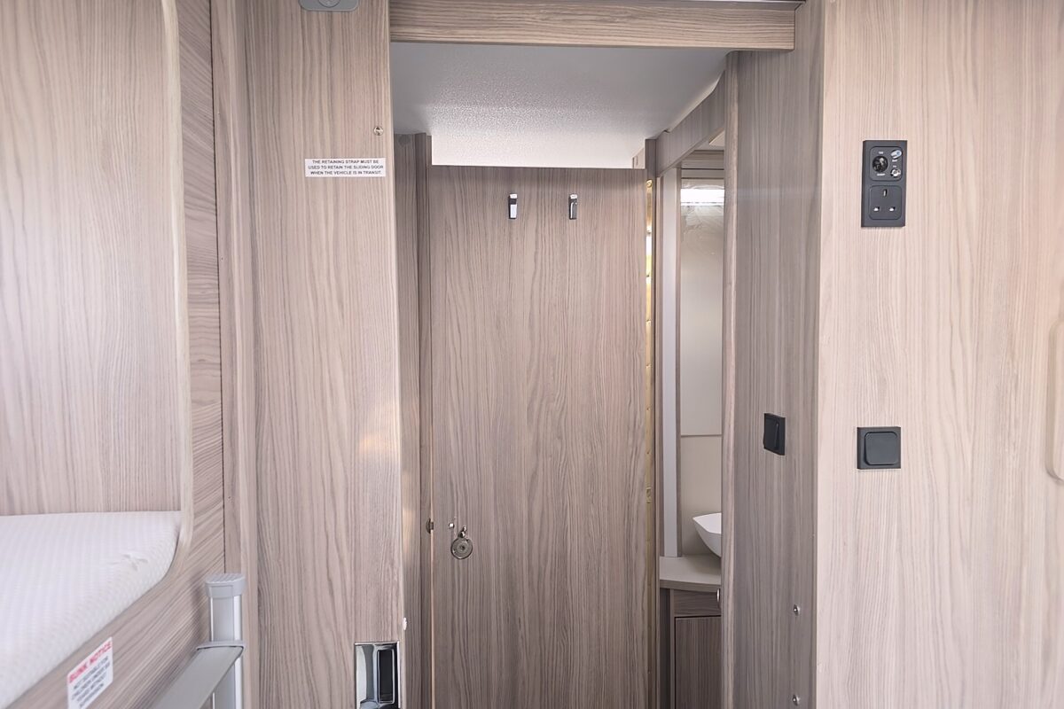 2024 ELDDIS CHATSWORTH 868 6 BERTH CARAVAN