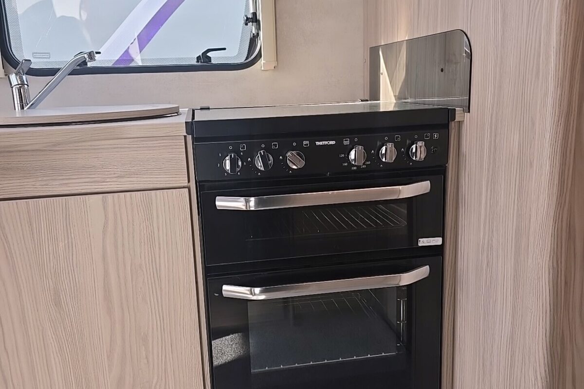 2024 ELDDIS CHATSWORTH 868 6 BERTH CARAVAN