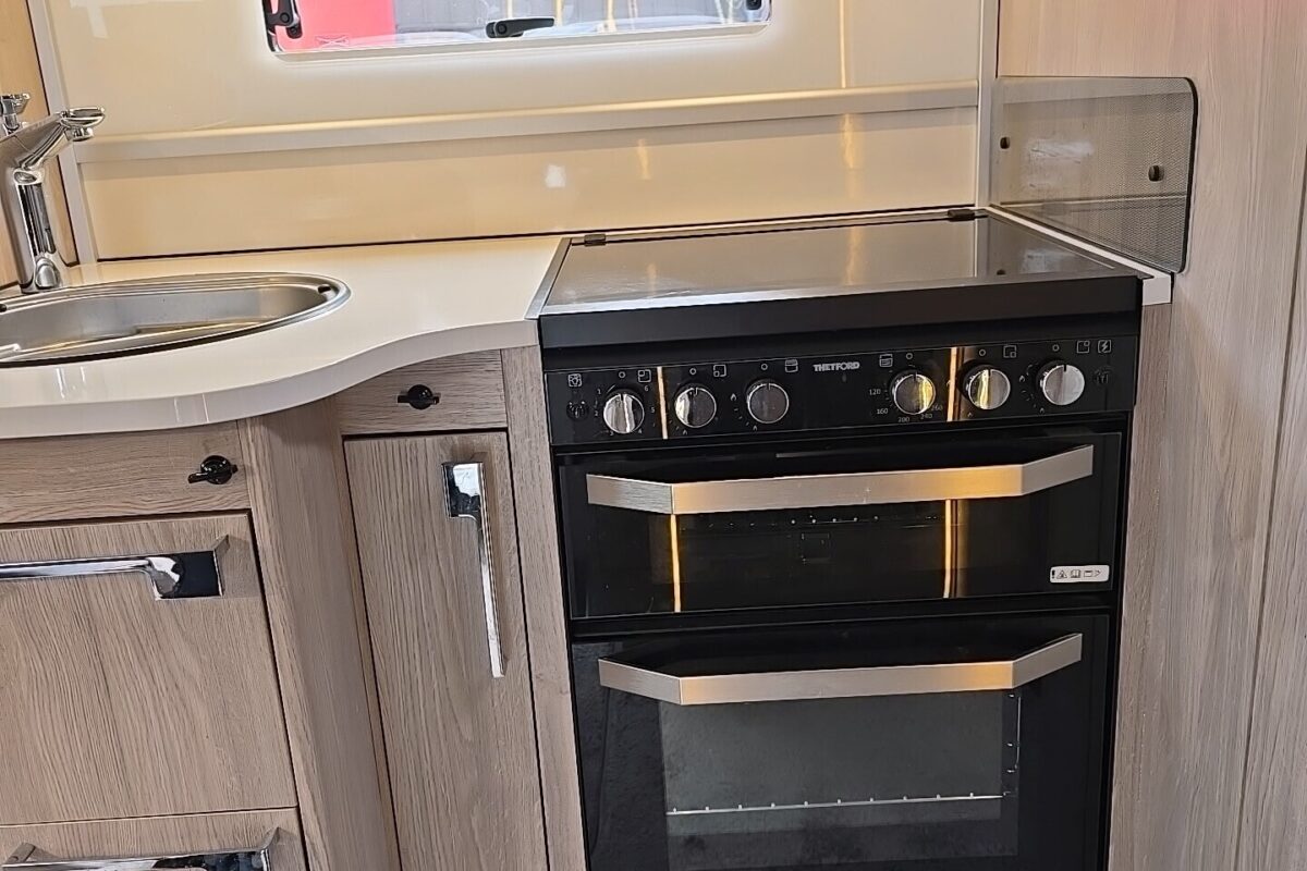 2023 COACHMAN TRAVEL MASTER 545 COOKER