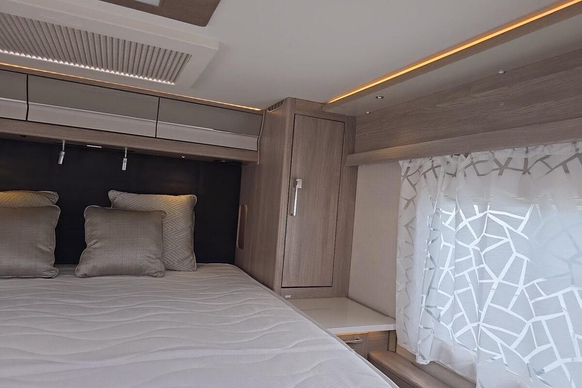 2023 COACHMAN TRAVEL MASTER 545 BEDROOM