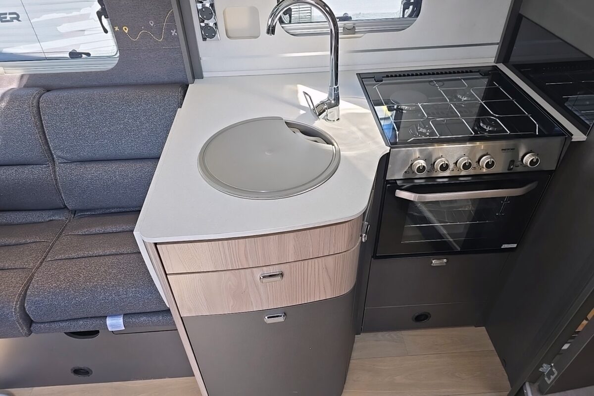 2026 SWIFT TREKKER 584 INTERIOR