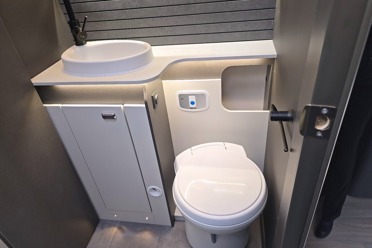 2026 SWIFT TREKKER 584 INTERIOR