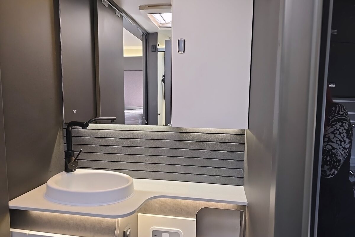 2026 SWIFT TREKKER 584 INTERIOR