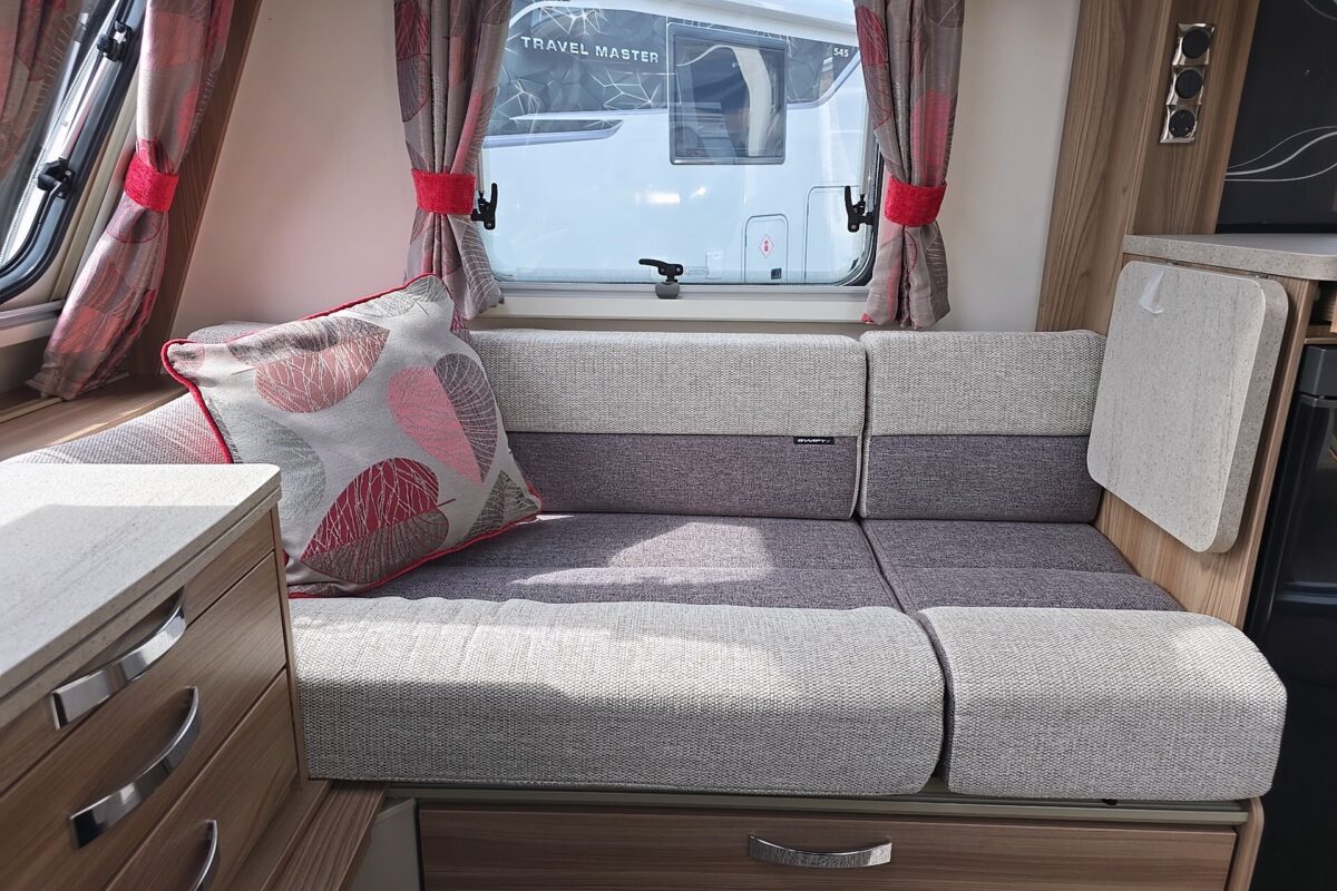 2018 SWIFT CHALLENGER 565 INTERNAL