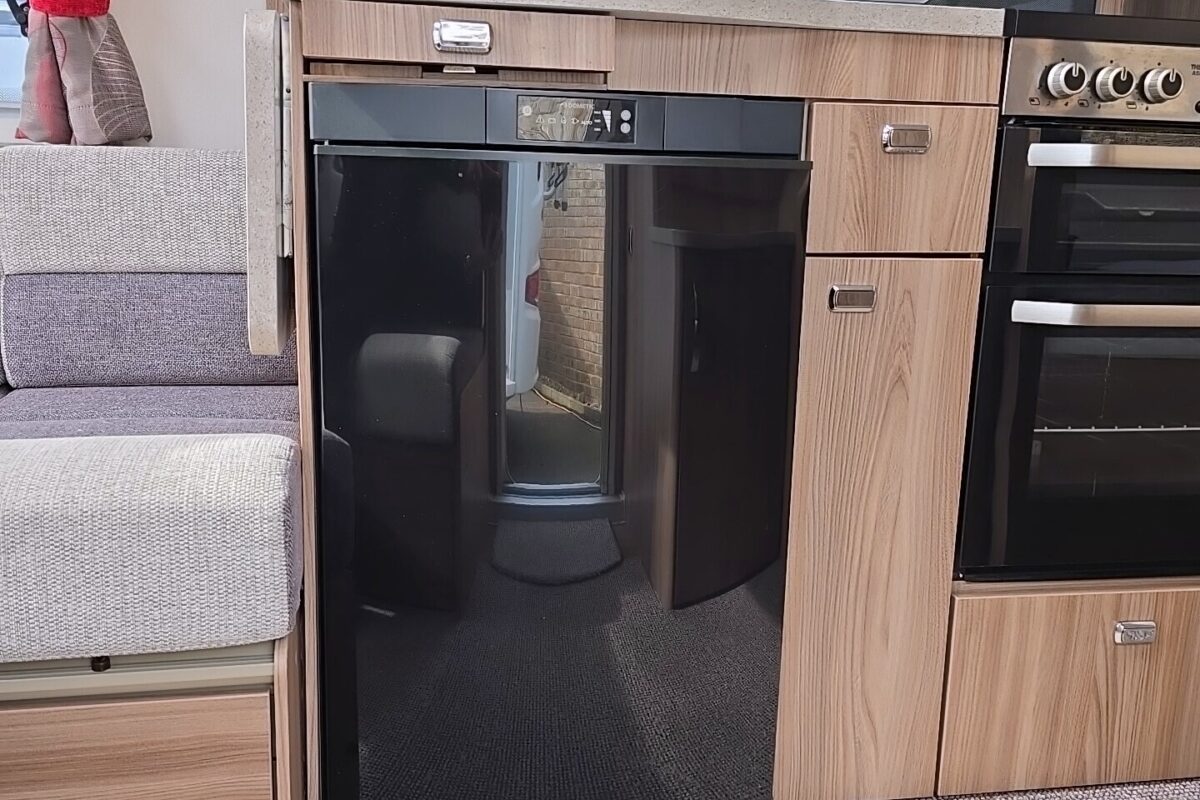 2018 SWIFT CHALLENGER 565 INTERNAL