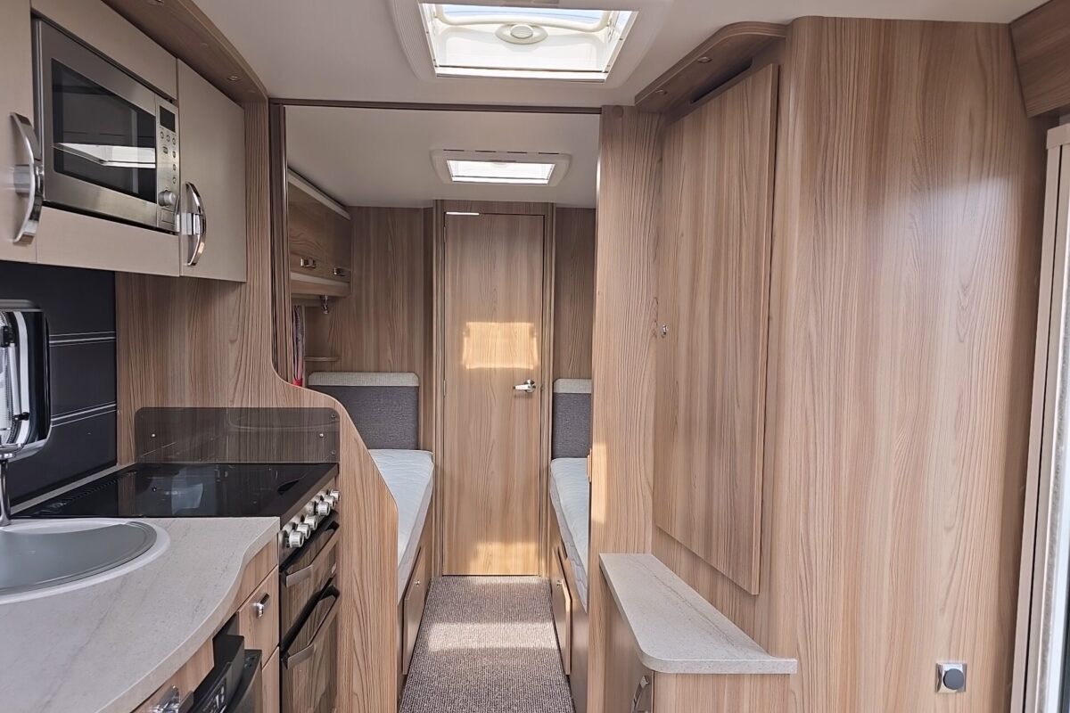 2018 SWIFT CHALLENGER 565 INTERNAL
