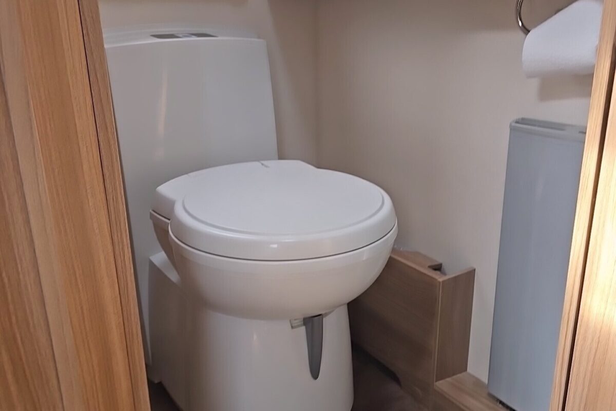 2018 SWIFT CHALLENGER 565 INTERNAL