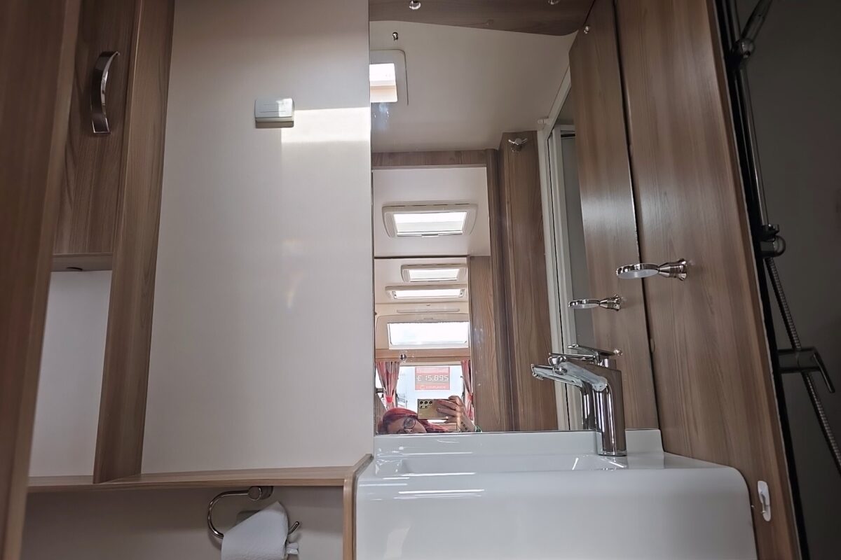 2018 SWIFT CHALLENGER 565 INTERNAL