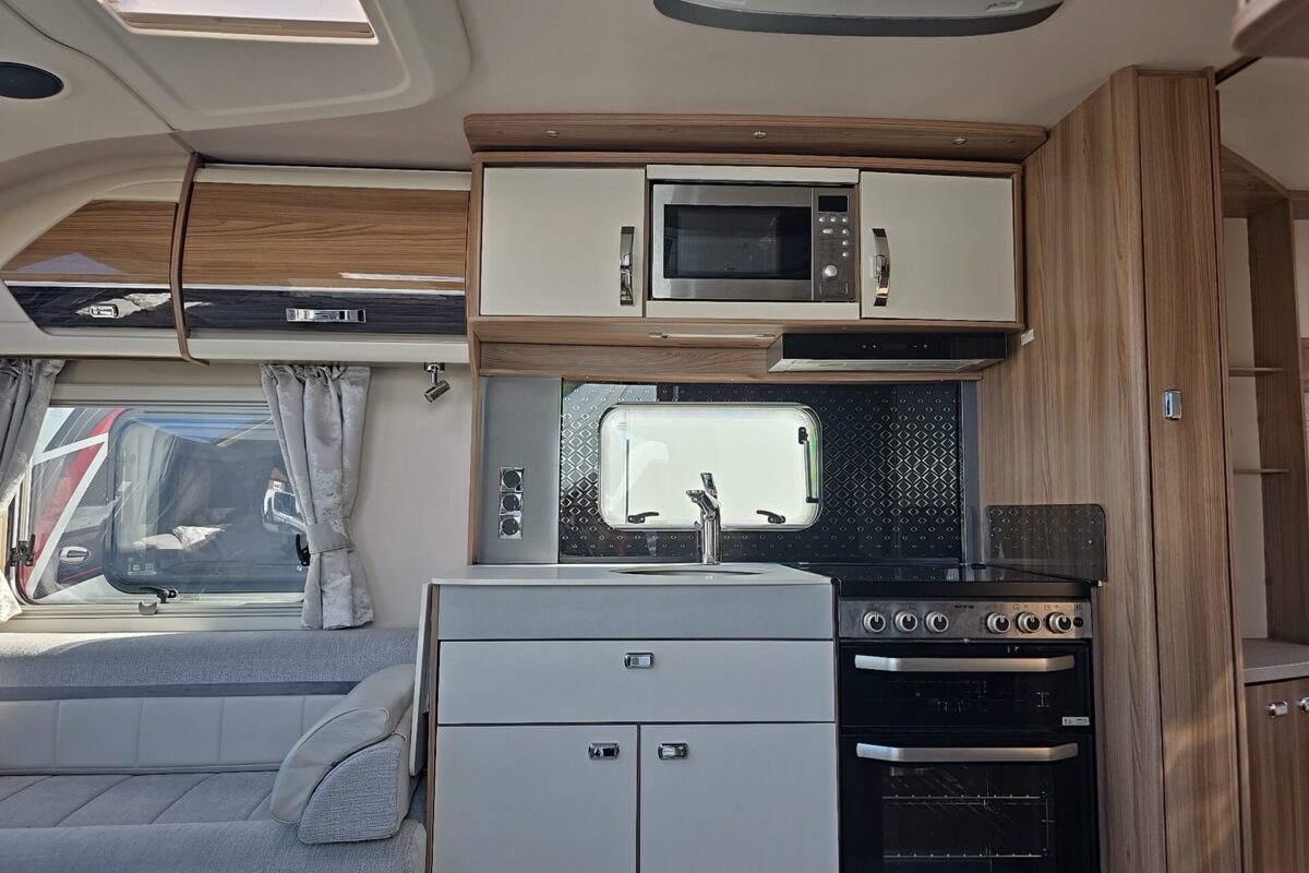 2020 BESSACARR BY DESIGN 845 INTERIOR